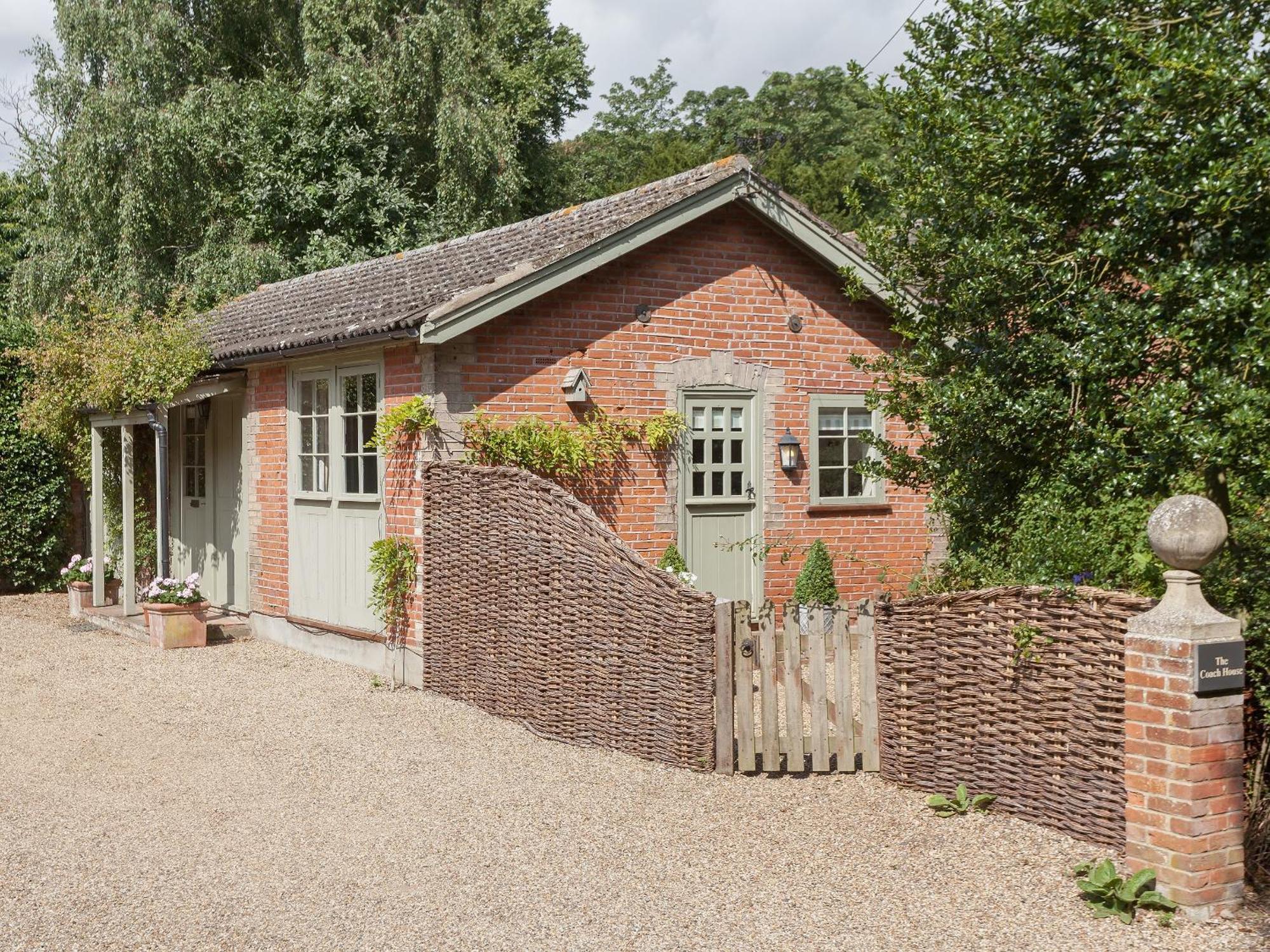 The Coach House Villa Tattingstone Exteriör bild